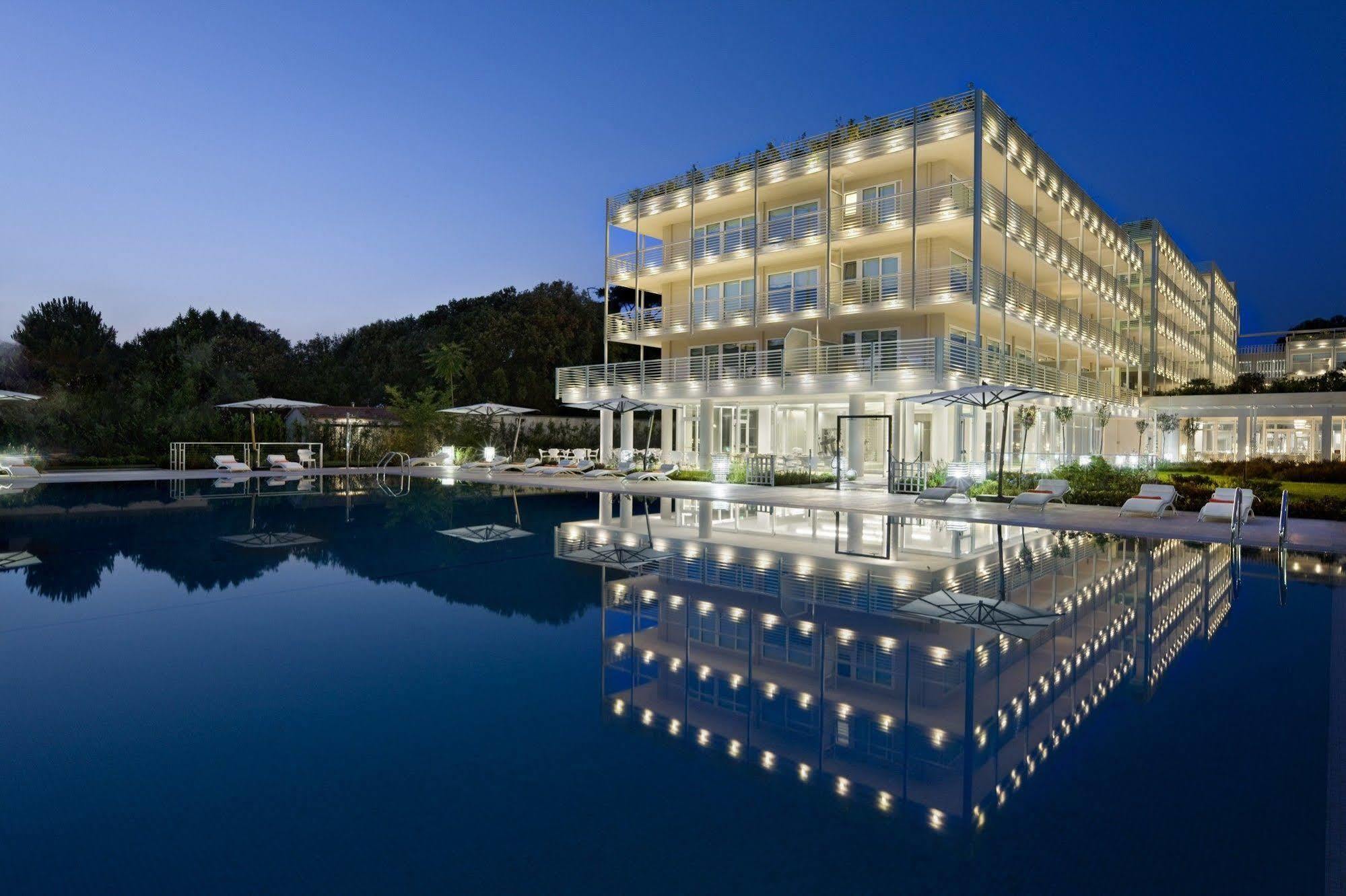 แวร์ซิเลีย ลิโด - ยูเอ็นเอ เอสเปเรียนเซ Hotel ลิโด ดิ กามาโยเร ภายนอก รูปภาพ